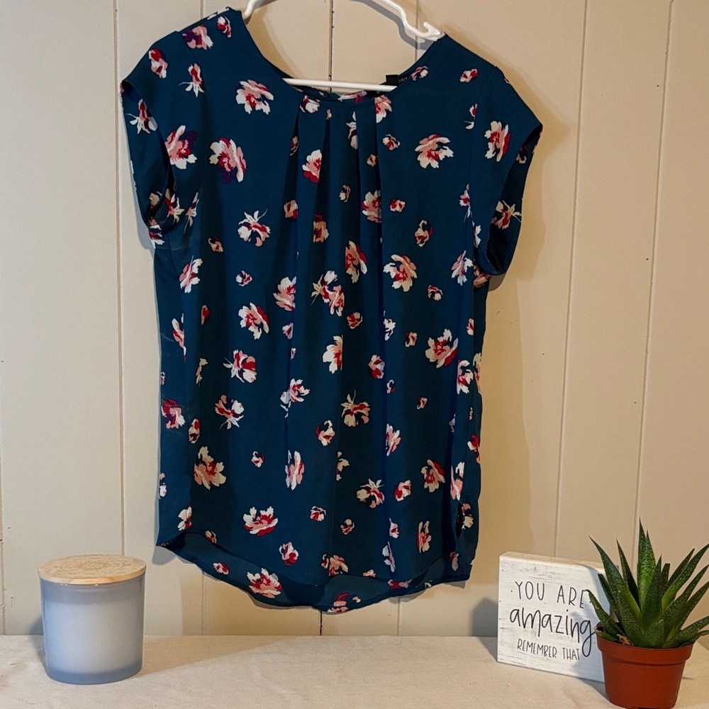 41 Hawthorn Teal Floral Pleated Cap Sleeve Blouse